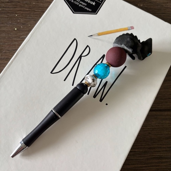 Jungle in my Pocket: Chroma Paint Chameleon handmade beaded pen - Picture 3 of 3